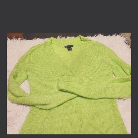 Green cardigan sweater - Picture 1 of 3